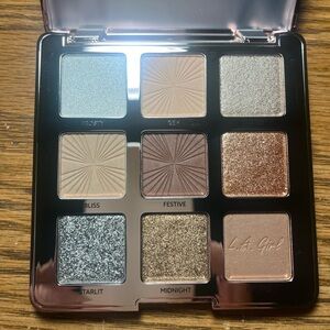 Eyeshadow Palette - 9 colors